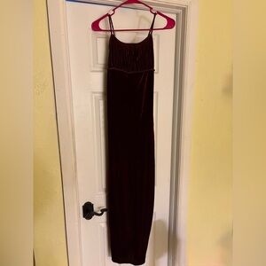 Elegant Maroon Velvet Maxi Dress